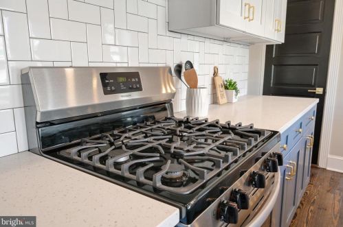 829 Shippen St, Lancaster PA  17602-2043 exterior