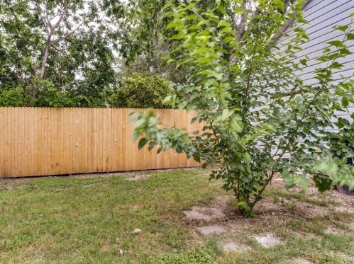 2654 Gladstone Dr, Dallas TX 75211-5315 exterior