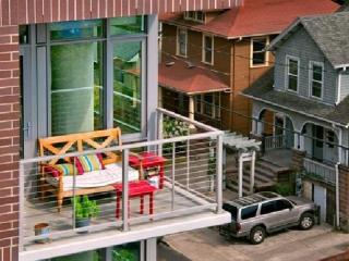 2121 Belmont St, Portland OR  97214-2898 exterior