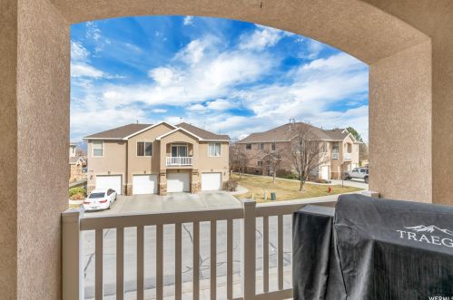 7254 Brittany Town Dr, Taylorsville UT 84084-4609 exterior