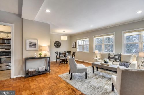 3555 Martha Custis Dr, Alexandria VA 22302-2003 exterior