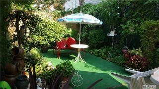 9064 52nd Ave, Flushing NY  11373-4004 exterior