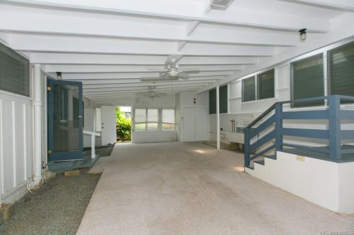 316 Elelupe Rd, Honolulu HI 96821-2211 exterior