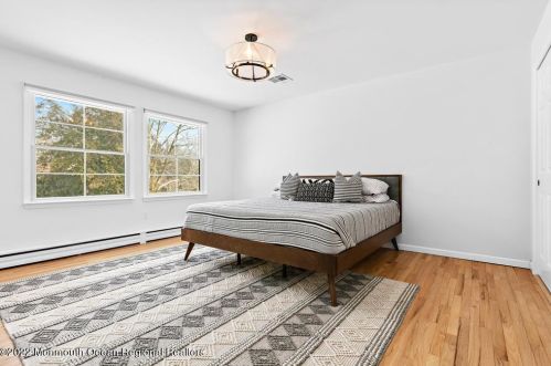 284 Pelican Rd, Middletown NJ 07748-3040 exterior