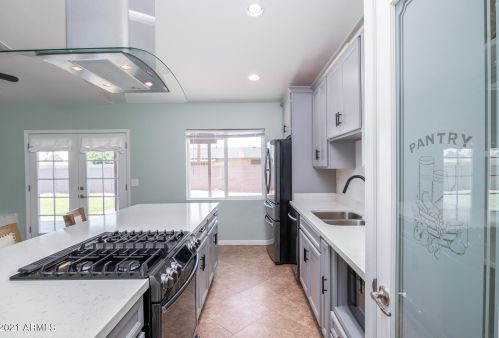 601 Shannon St, Chandler AZ 85226-6102 exterior