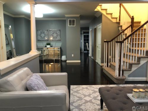 21 Roosevelt Ave, Carteret NJ 07008-3018 exterior