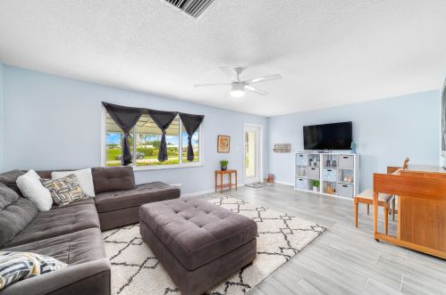 1802 19th Ave, Boynton Beach, FL 33426-6509