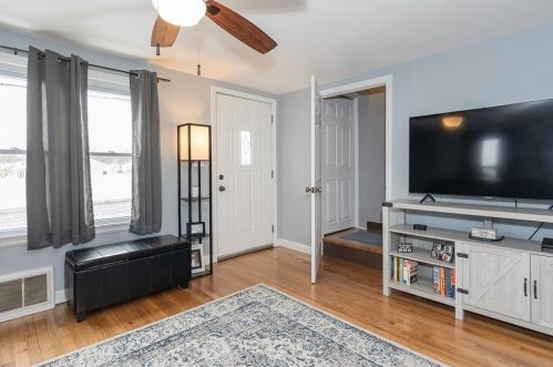 200 Island Pond Rd, Springfield MA 01118-1034 exterior