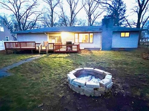 1070 James Ave, Meskegon MI  49442-2136 exterior