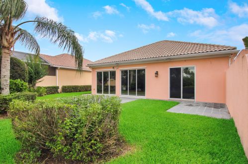 11269 Northland Dr, Fort Pierce FL 34987-1942 exterior