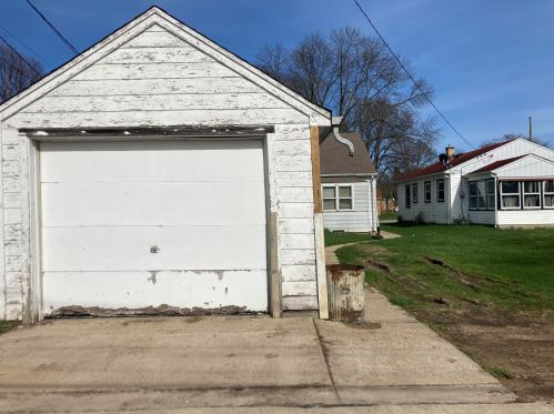 5007 24th Pl, Milwaukee, WI 53209-5615