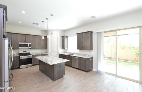 6515 Bluefield Ave, Phoenix AZ  85054-1561 exterior