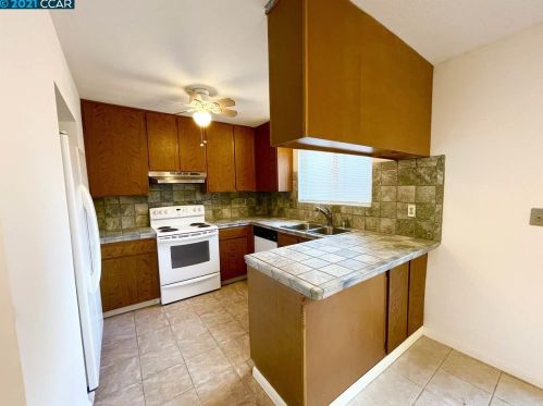 3910 Northwood Dr, Concord, CA 94520-7706