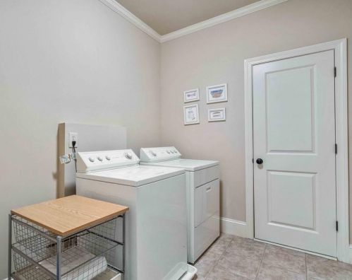 4968 Long Is Dr, Atlanta GA 30327-4904 exterior