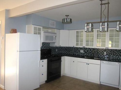 2303 Barton Village Cir, Austin TX  78704-4770 exterior