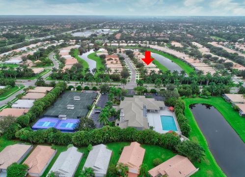 5779 Is Reach Ln, Boynton Beach FL 33437-4230 exterior