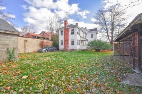 42 Florence St, Springfield MA 01105-1557 exterior