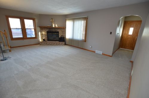 7422 Hiawatha Dr, Bull Valley IL 60097-8383 exterior