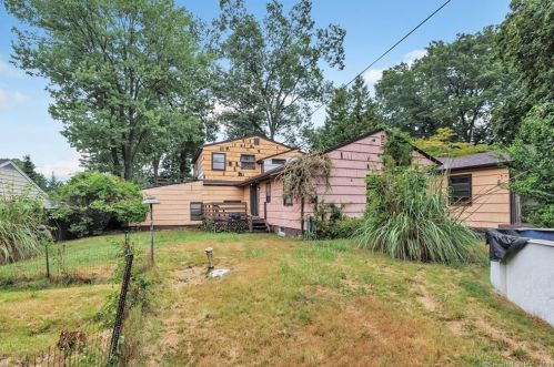 15 Byrd Rd, Norwalk CT 06850-2828 exterior