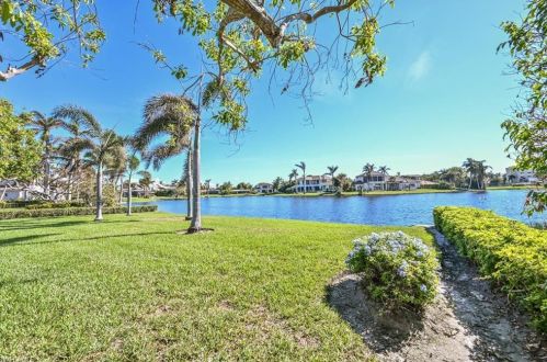 528 Turtle Hatch Rd, Naples FL 34103-8540 exterior