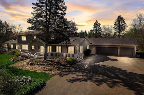 1615 County Line Rd, Milwaukee, WI 53217-1112