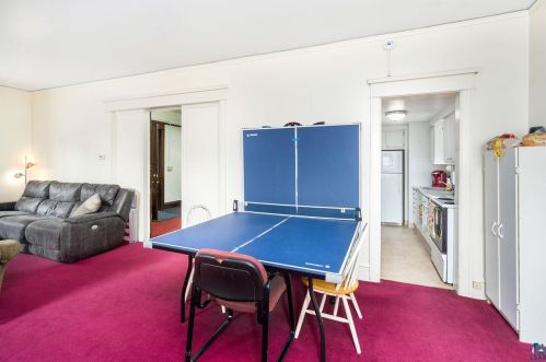 2020 3 St, Duluth MN 55805-1856 exterior