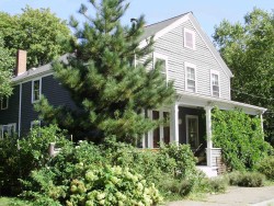 16 Cross St, Newton, MA 02465-2102