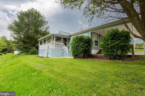 518 Pheasant Rdg Cir, Lancaster PA exterior