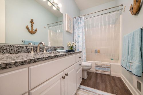 10459 Woodlawn Dr, Kalamazoo MI 49002-7226 exterior