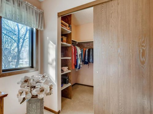 199 Bridlewood Dr, Saint Paul MN 55119-4669 exterior