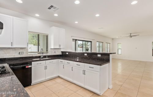 9837 Central Ave, Phoenix AZ 85020-1008 exterior