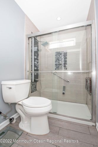 1 Gladstone Ave, Lakehurst NJ 08759-6626 exterior