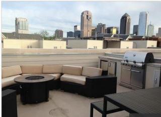 2419 Worthington St, Dallas TX  75204-2513 exterior