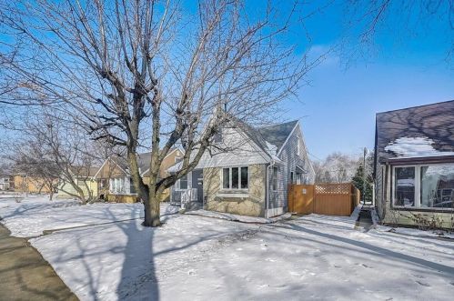 3316 Honey Creek Dr, Milwaukee WI  53219-3911 exterior