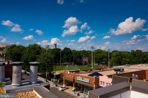 3925 Davis Pl, Washington DC  20007-1232 exterior