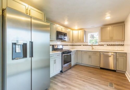 629 Blanton St, Pittsburgh PA  15207-1140 exterior