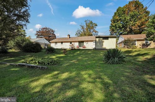 924 Sherry Ln, Lancaster PA 17601-2024 exterior