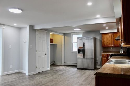 20 Grover St, Providence, RI 02909-5210