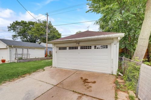 2156 62nd St, Milwaukee, WI 53213-2053