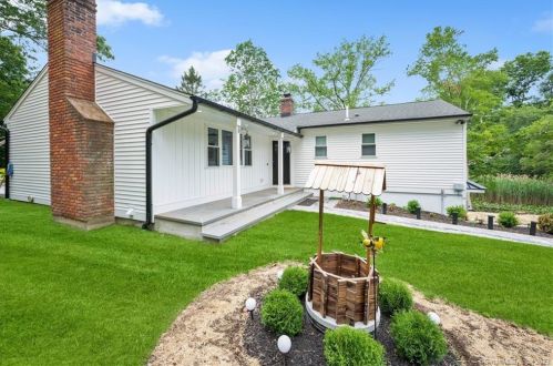 37 Walnut Hill Rd, Ridgefield CT  06877-2906 exterior