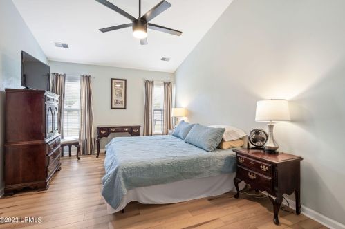 4 Hidden Lk Ln, Bluffton SC 29910-8002 exterior