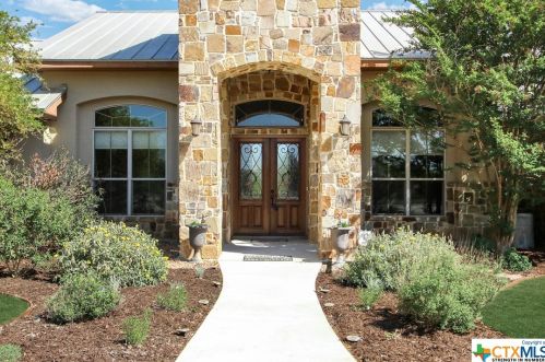 499 Mystic Pkwy, Spring Branch, TX 78070-5272