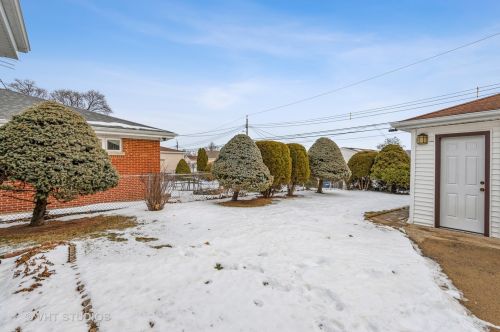 7405 Octavia Ave, Chicago IL 60631-4436 exterior