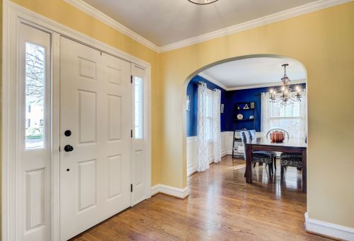 207 Hawthorne Ave, Elmhurst, IL 60126-3241