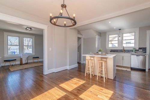 91 Wilber St, Springfield MA 01104-2527 exterior