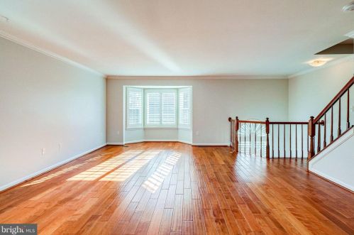 6026 Lands End Ln, Alexandria VA 22315-2669 exterior