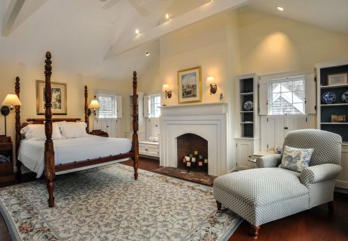 15 Woodbury Ln, Nantucket MA 02554-2151 exterior