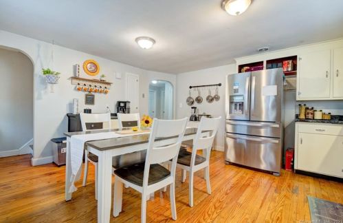 94 Hillcrest Ave, New Britain CT  06053-2539 exterior