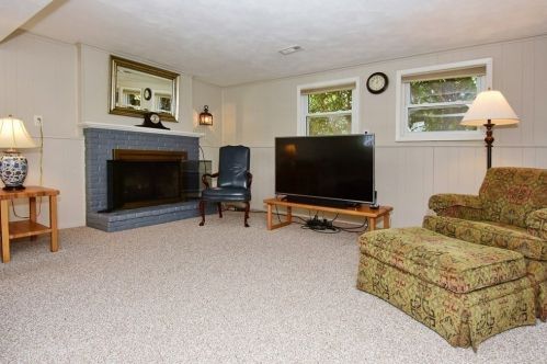 56 Reservoir Dr, Danvers MA 01923-1243 exterior