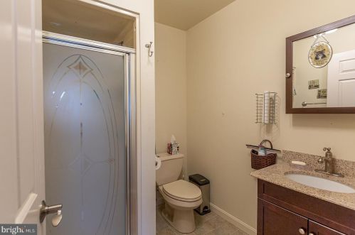 140 Longfellow Dr, Lancaster PA 17602-4048 exterior